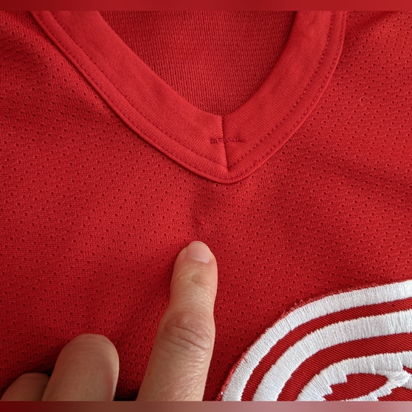 Detroit Red Wings CCM Youth Jersey X/XL - Picture 7 of 13